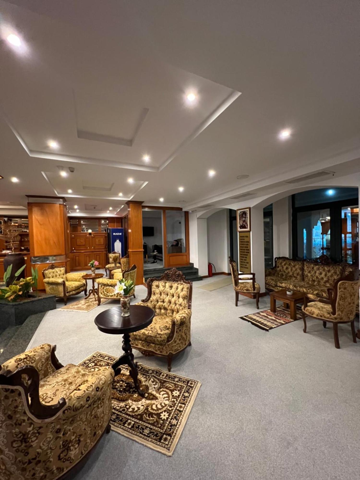 Hotel Princi I Arberit Pristina Extérieur photo